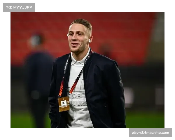 塔维涅尔重炮轰门击中立柱 伯恩茅斯后卫远射造威胁